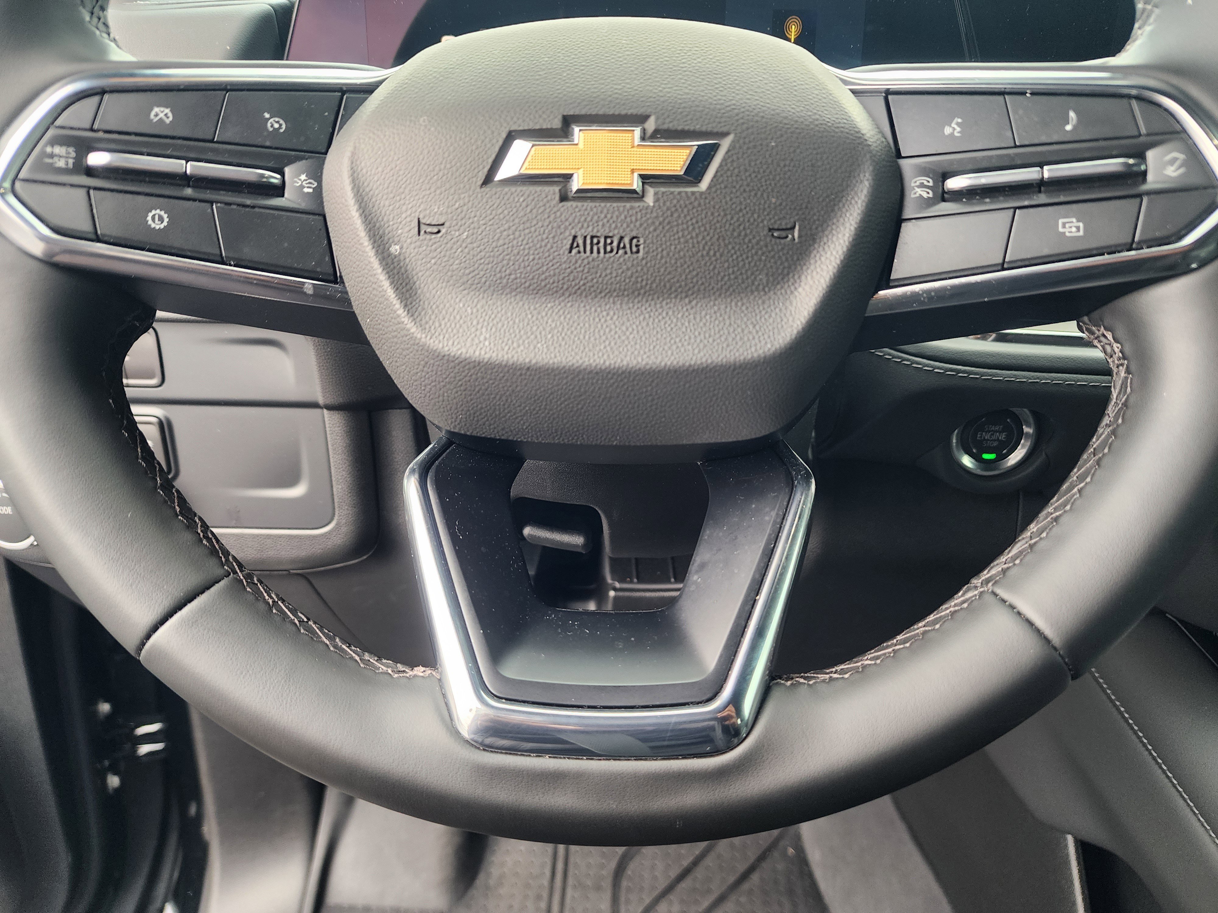 Used 2026 Chevrolet Suburban LT image 28