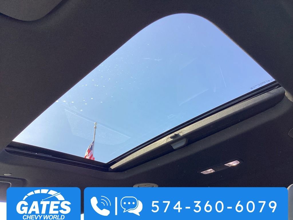 Used 2023 Chevrolet Traverse Premier image 4