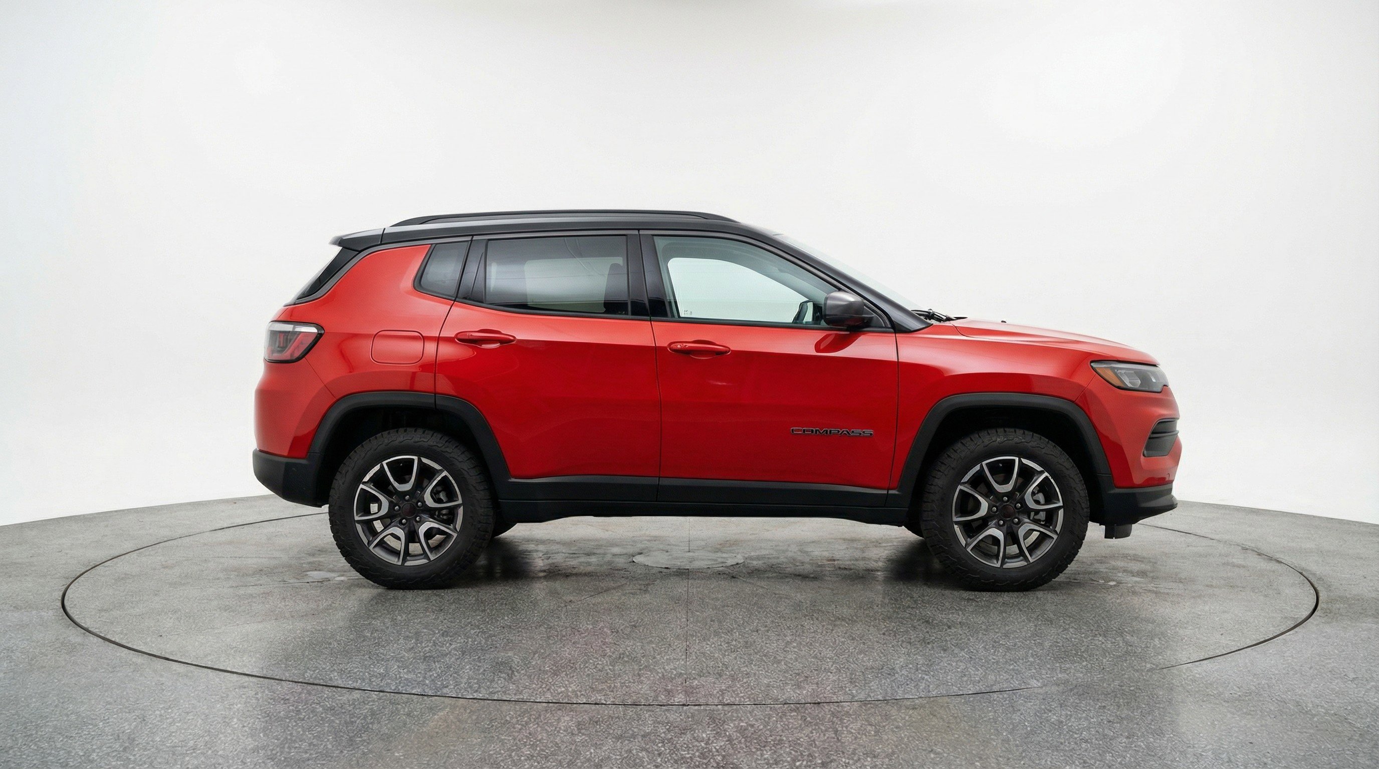 Used 2025 Jeep Compass Trailhawk image 11