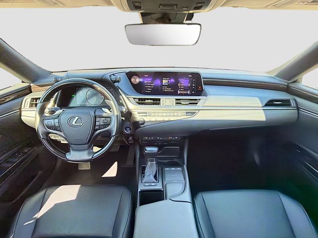 Used 2019 Lexus ES 300h w/ Premium Package image 14