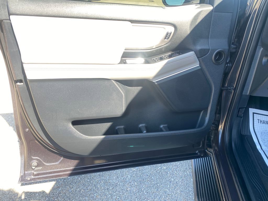 Used 2025 Ford Expedition Max Active AWD/4WD image 19