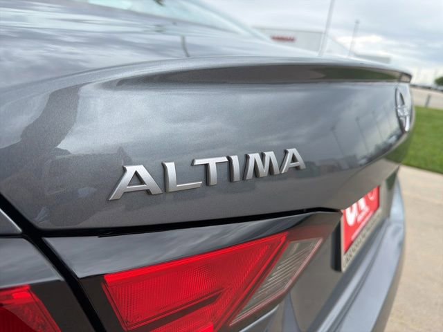 Used 2025 Nissan Altima 2.5 S FWD image 15