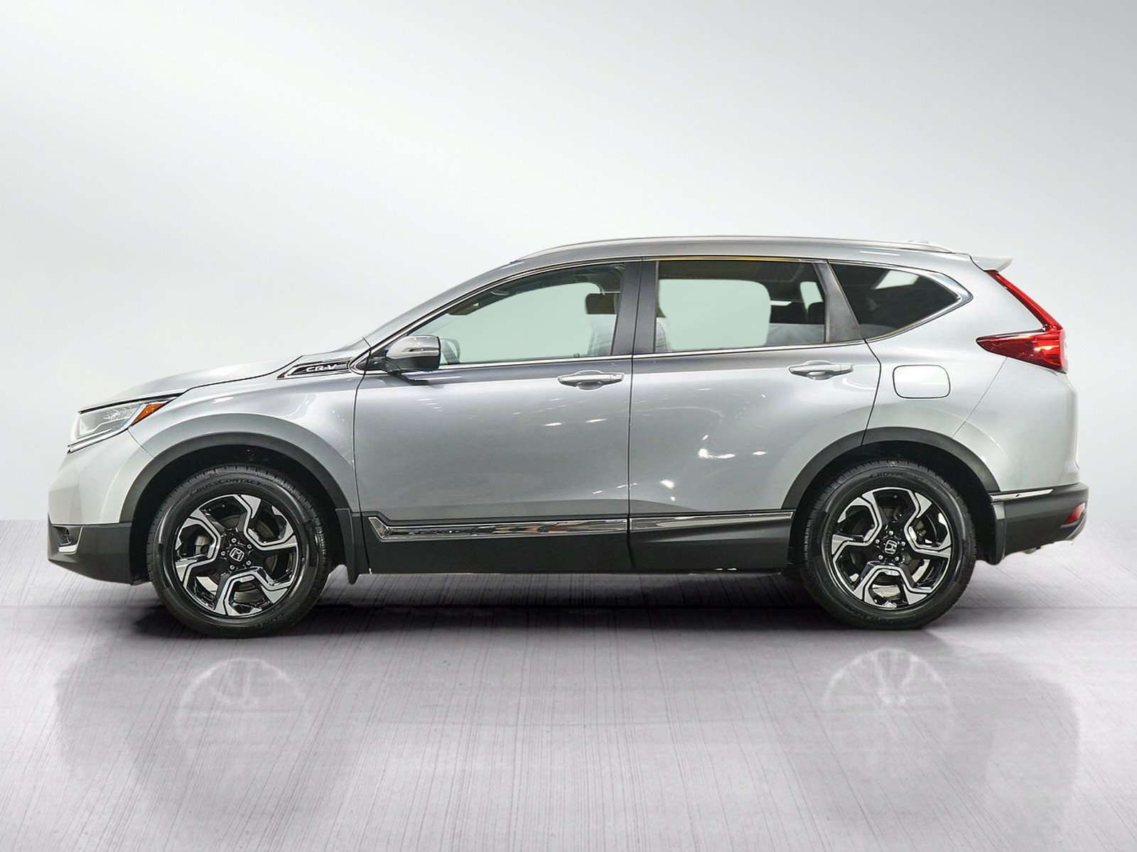 Used 2017 Honda CR-V Touring image 2