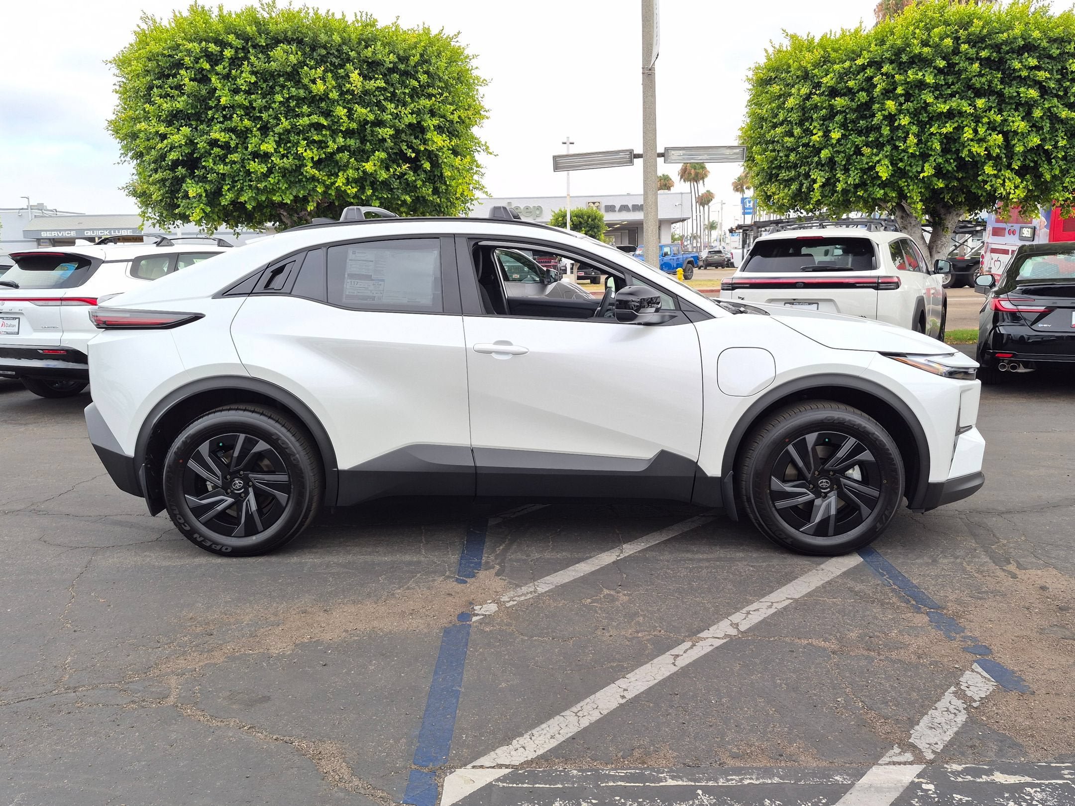 New 2026 Toyota C-HR AWD/4WD image 5