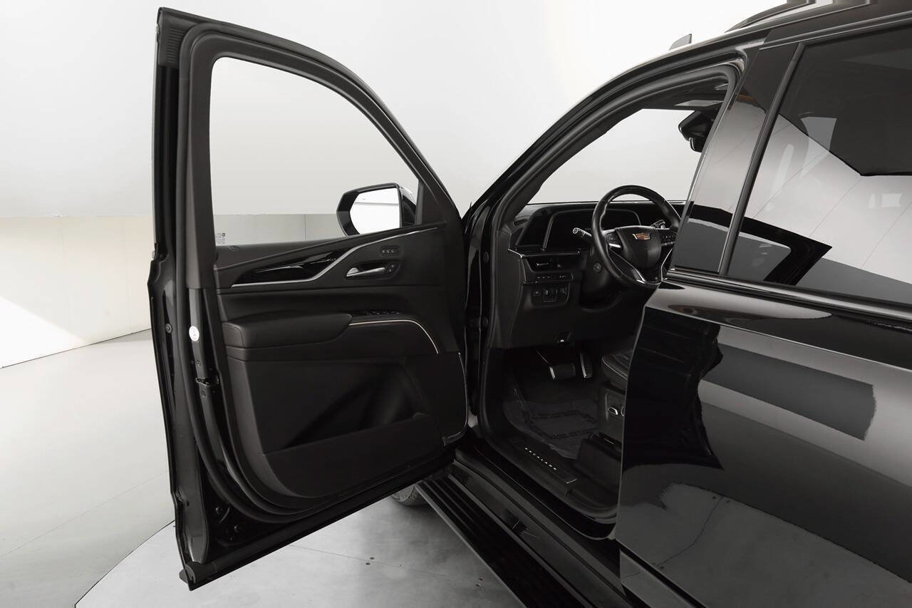 Used 2023 Cadillac Escalade V image 9