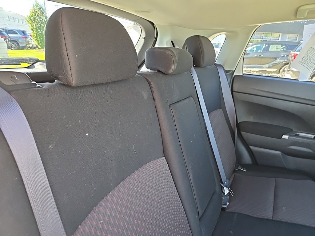 Used 2019 Mitsubishi Outlander Sport ES AWD/4WD image 30