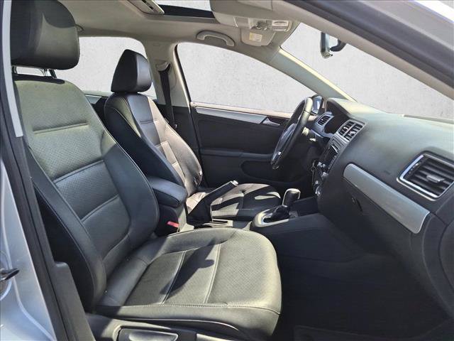 Used 2013 Volkswagen Jetta SE FWD image 21