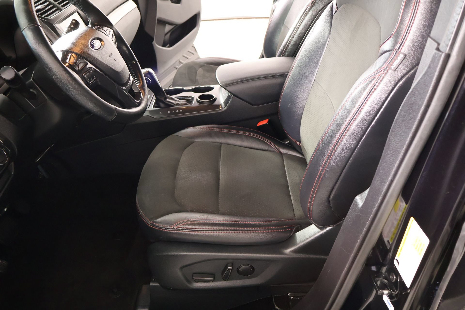Used 2019 Ford Explorer XLT w/ Equipment Group 202A FWD image 12