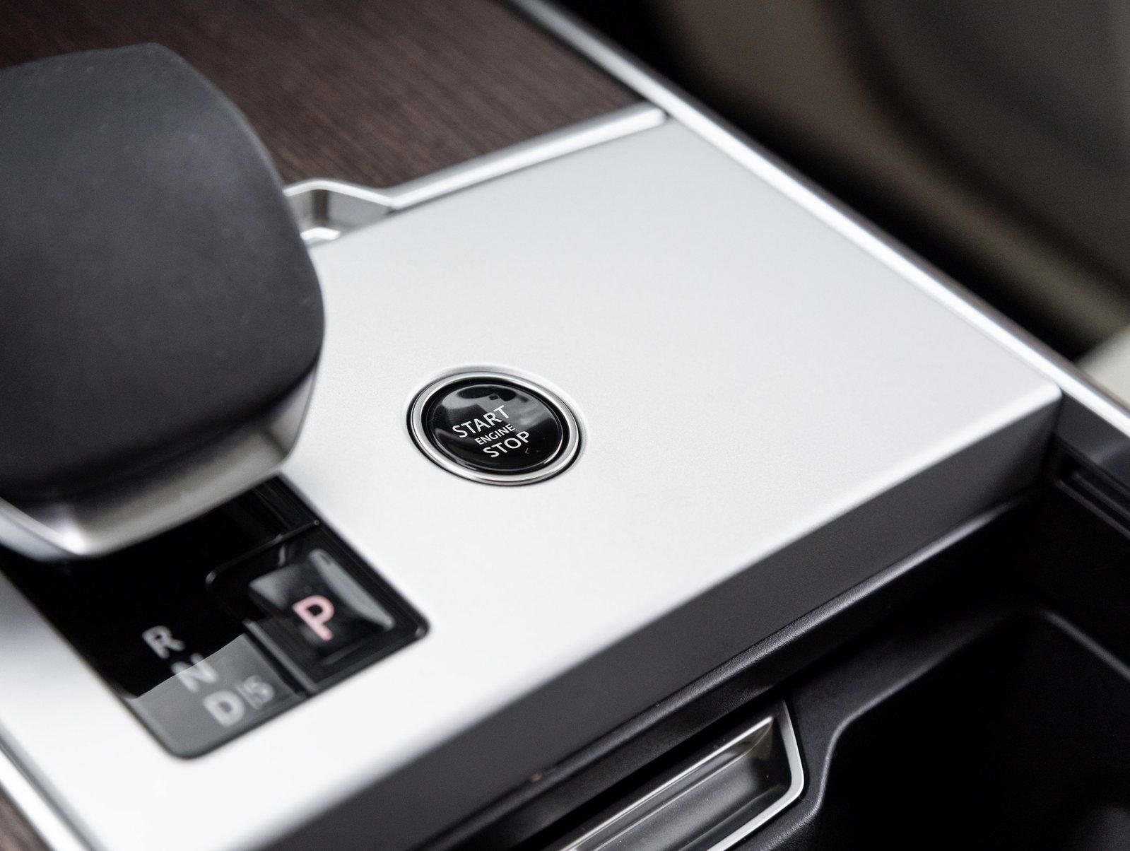 Used 2025 Land Rover Range Rover SE image 22