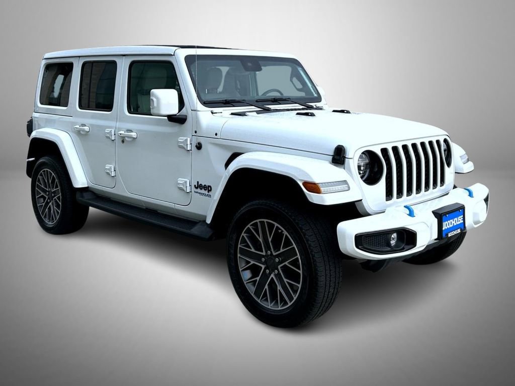 Used 2022 Jeep Wrangler Unlimited Sahara image 3