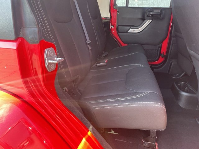 Used 2015 Jeep Wrangler Unlimited Sahara w/ Max Tow Package image 14