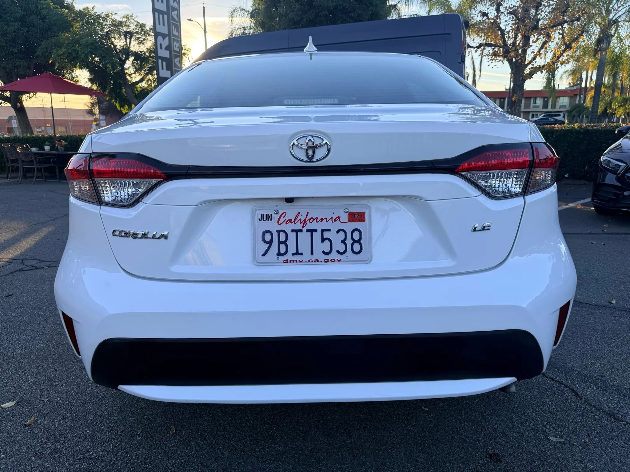 Used 2022 Toyota Corolla LE image 6