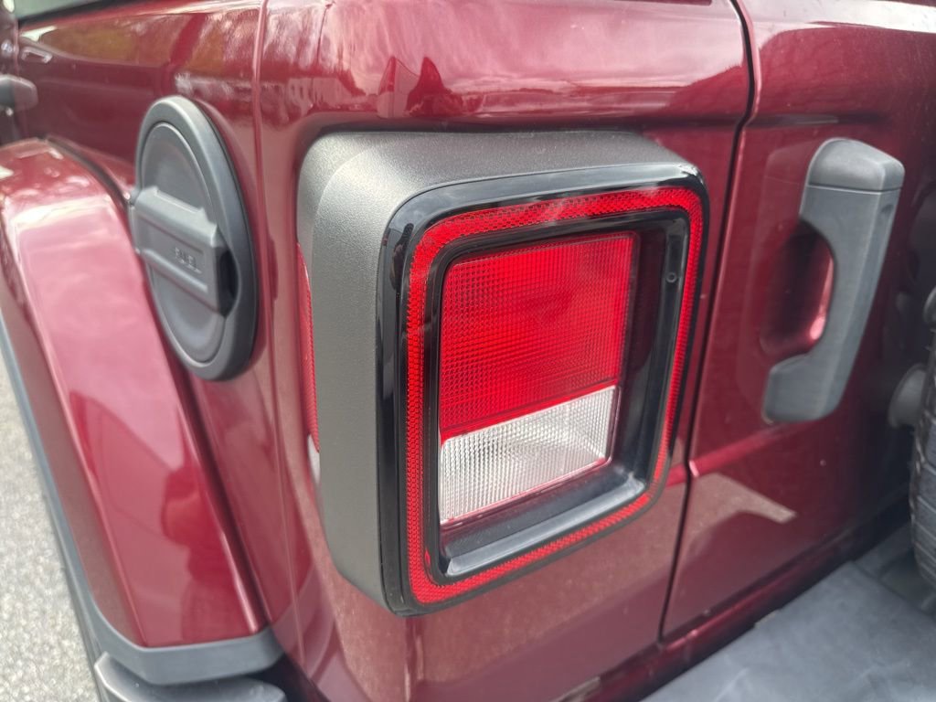 Used 2021 Jeep Wrangler Unlimited Sahara w/ Cold Weather Group image 20