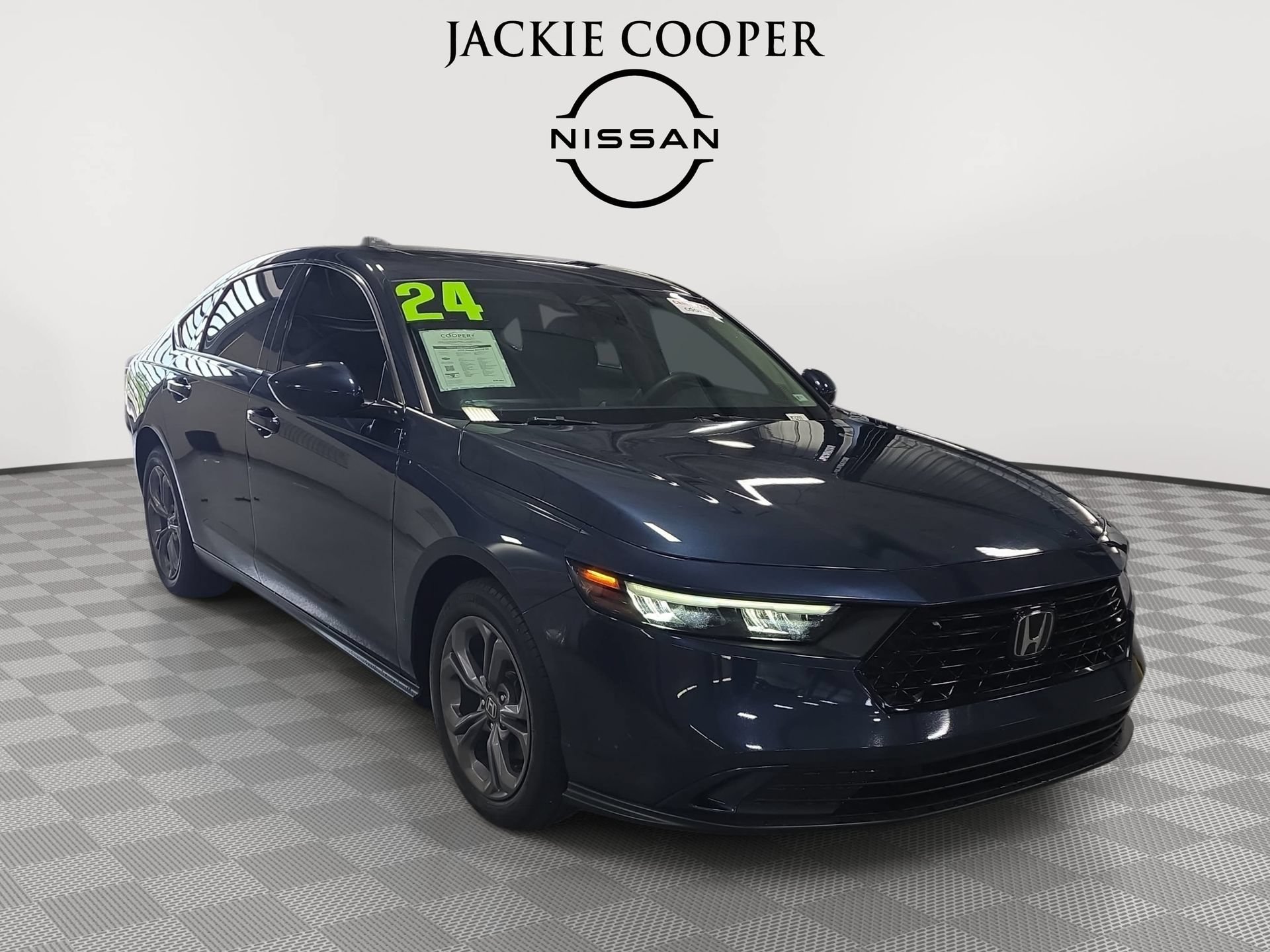 Used 2024 Honda Accord EX image 3