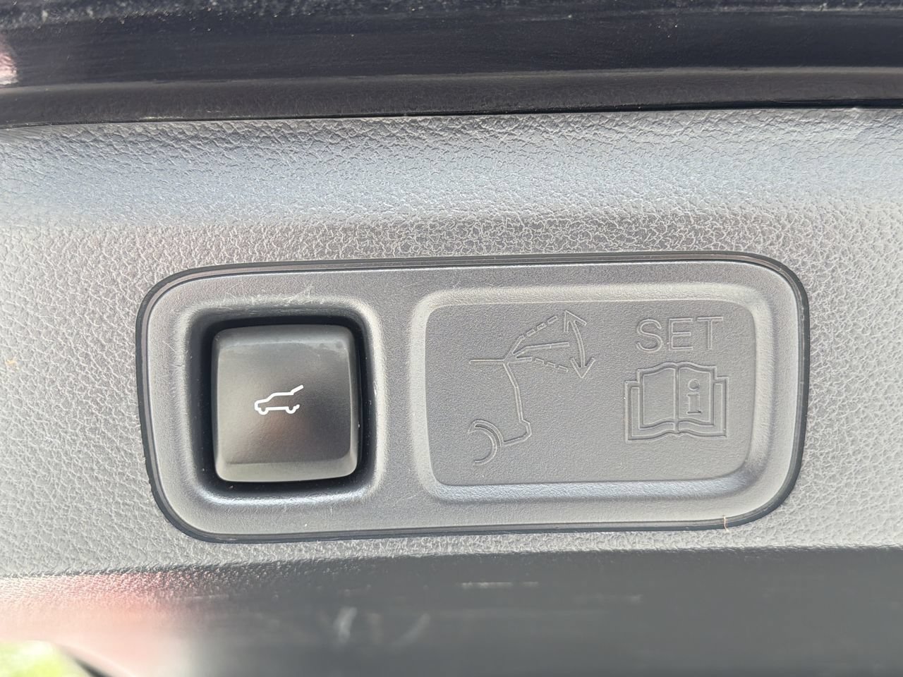 Certified 2024 Ford Expedition Limited AWD/4WD image 9