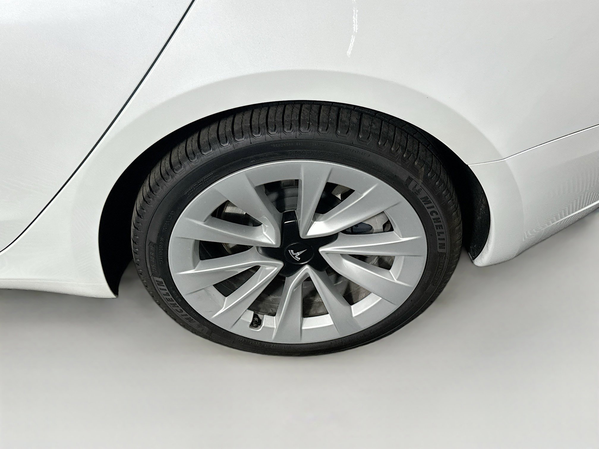 Used 2023 Tesla Model 3 Standard Range image 11