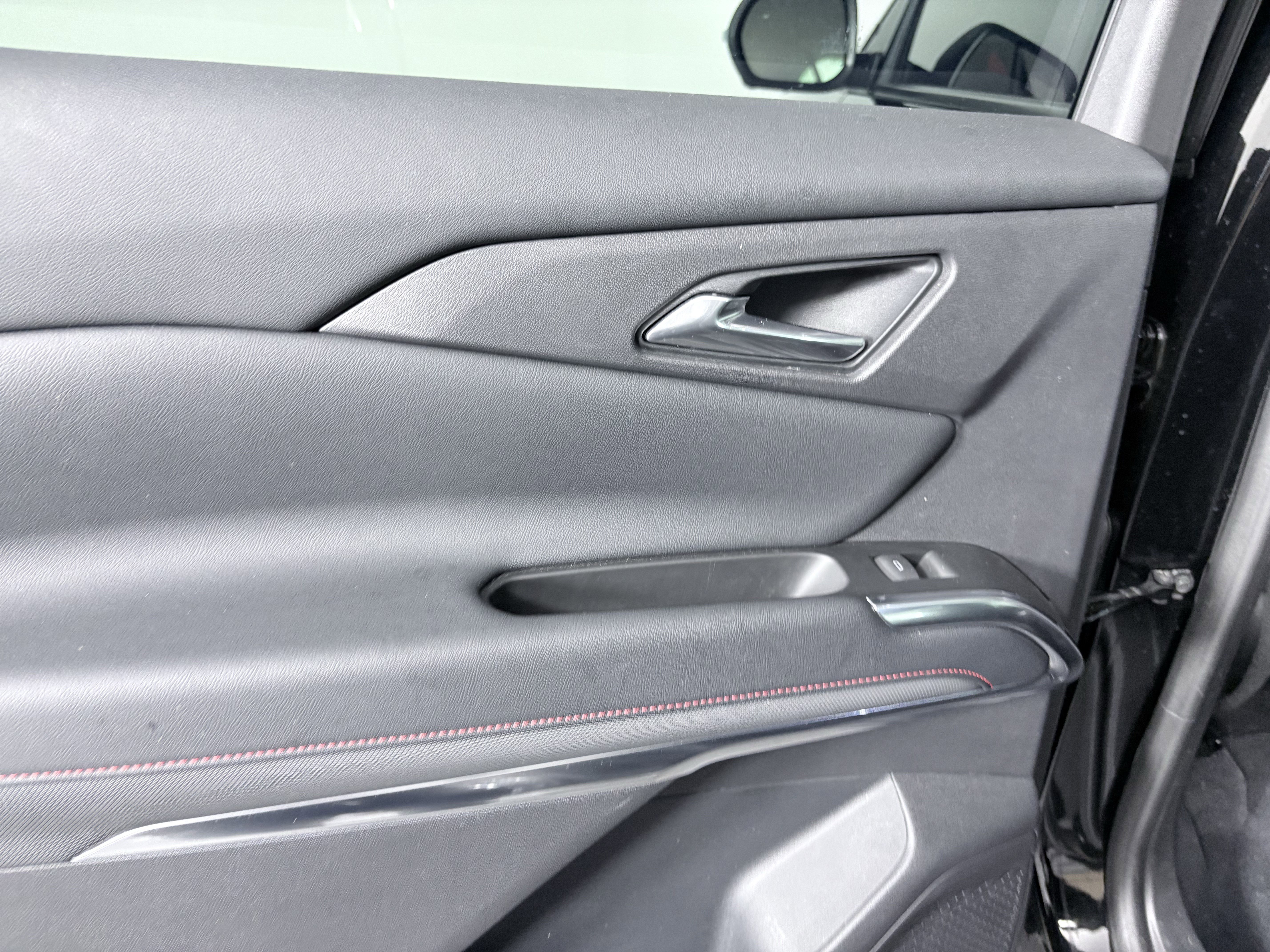 Used 2024 Chevrolet Traverse Z71 image 34