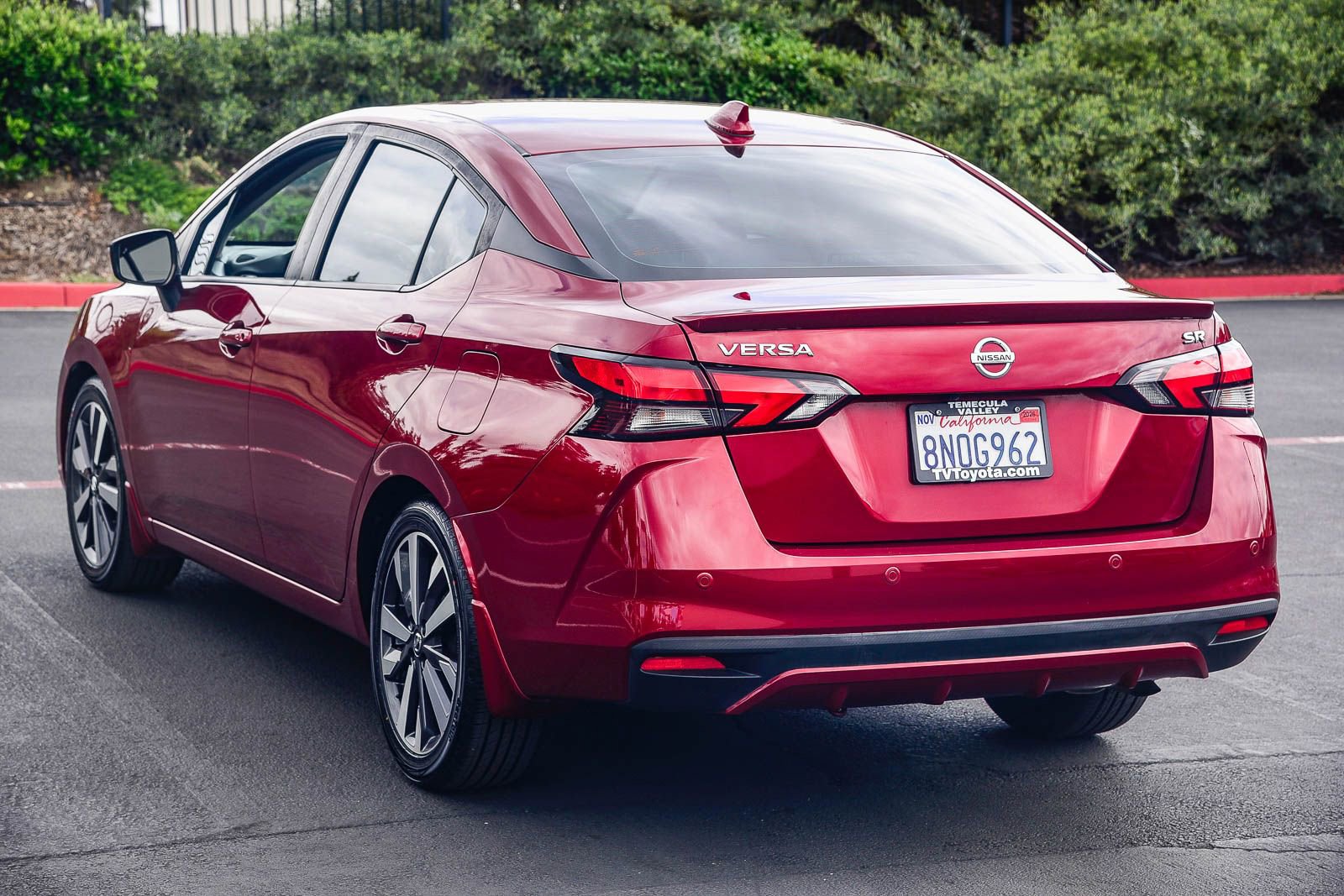 Used 2020 Nissan Versa SR image 5