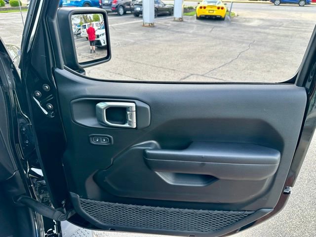 Used 2023 Jeep Gladiator Overland AWD/4WD image 22