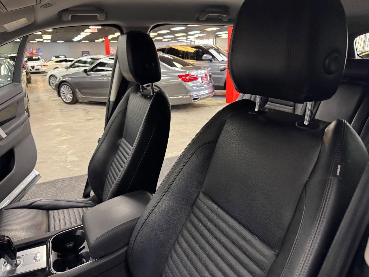 Used 2021 Land Rover Discovery Sport S image 35