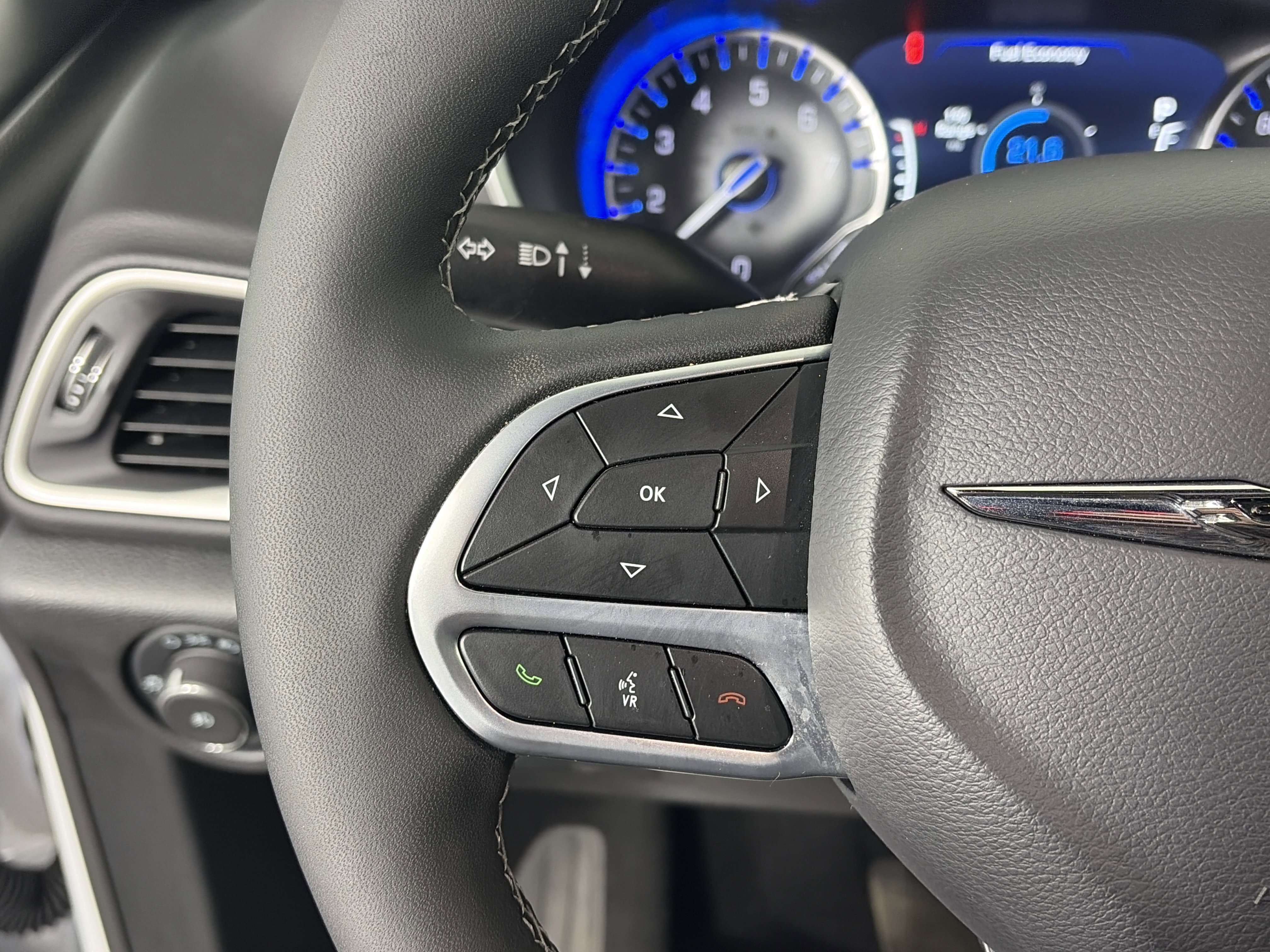 Used 2026 Chrysler Pacifica Select image 26