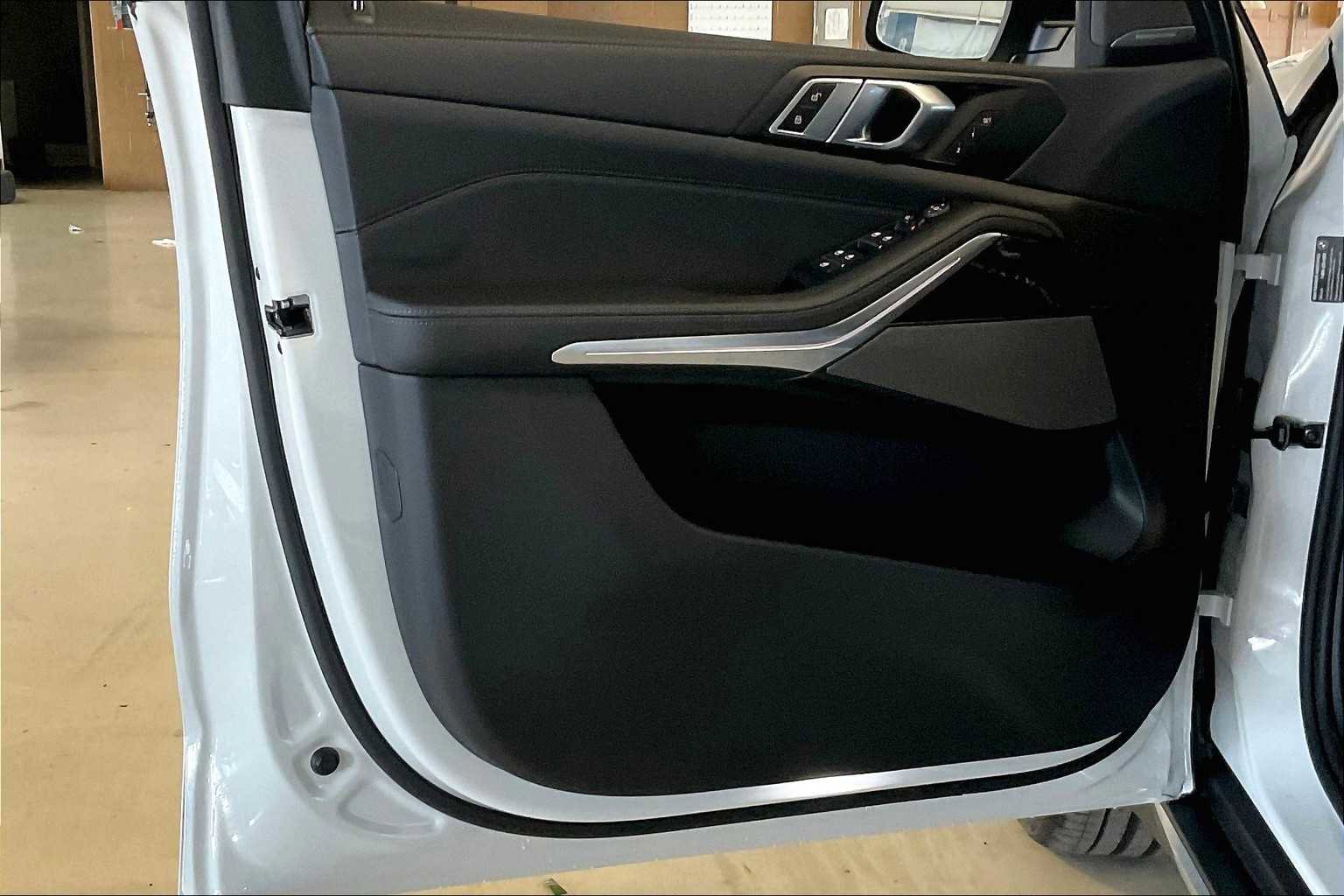 Used 2026 BMW X5 xDrive40i w/ Premium Package image 10