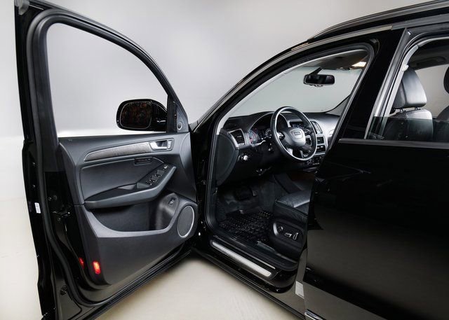 Used 2017 Audi Q5 2.0T Premium Plus w/ Technology Package image 26