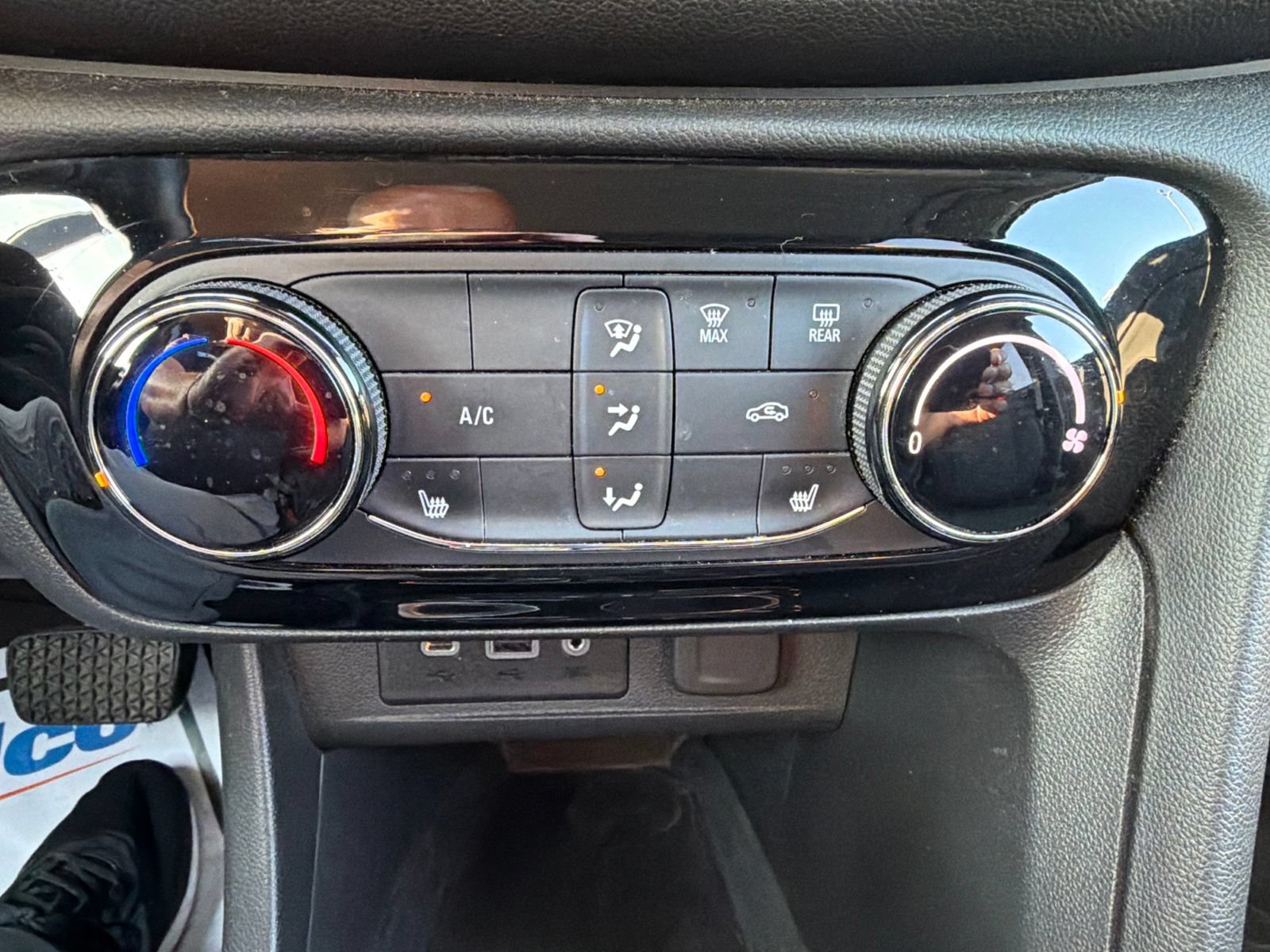 Used 2020 Buick Encore GX Preferred w/ Cold Weather Comfort Package FWD image 20