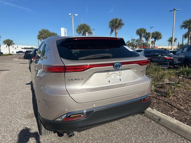 Used 2024 Toyota Venza Limited image 36
