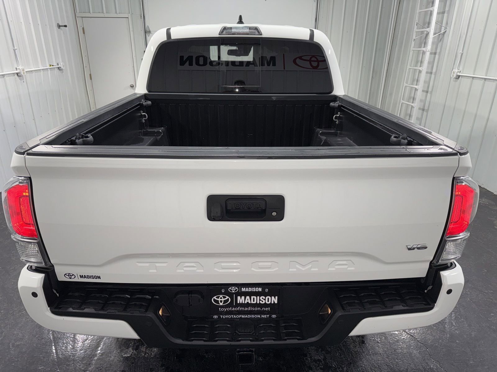 Used 2023 Toyota Tacoma TRD Off-Road w/ Technology Package image 30