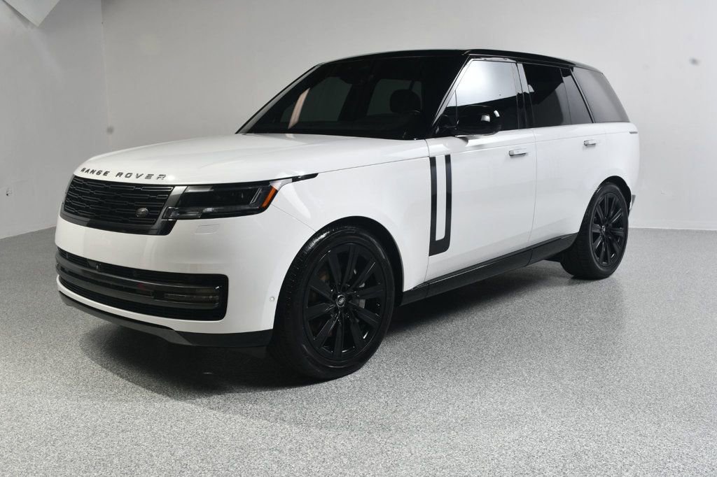 Used 2023 Land Rover Range Rover SE image 2