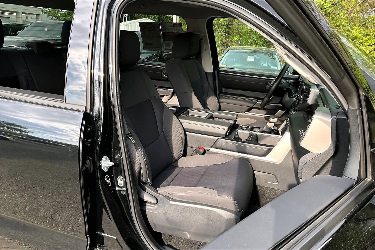 Used 2023 Toyota Tundra SR5 w/ SR5 Convenience Package AWD/4WD image 9