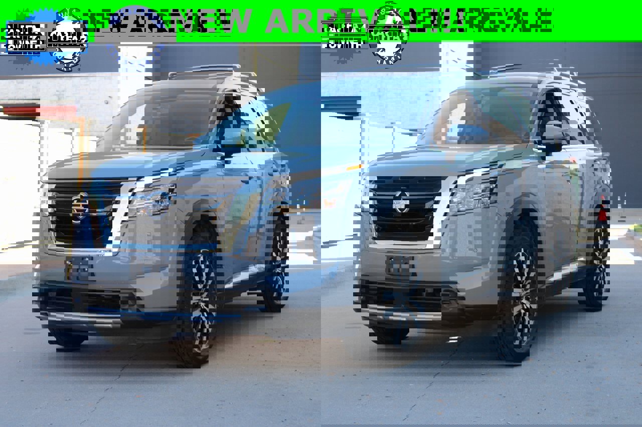 Used 2023 Nissan Pathfinder Platinum