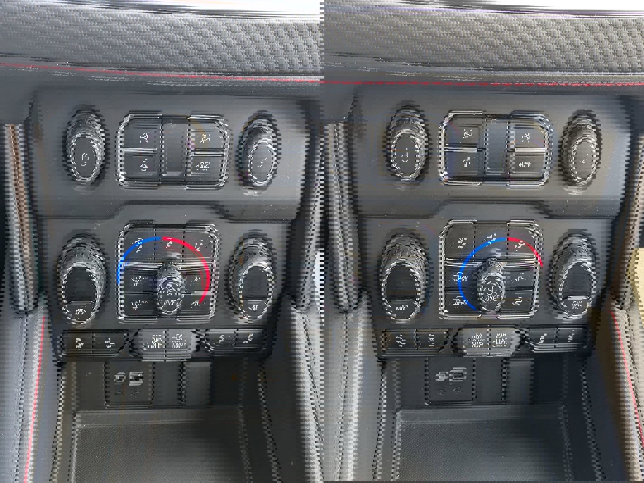 Used 2023 Chevrolet Tahoe RST image 15