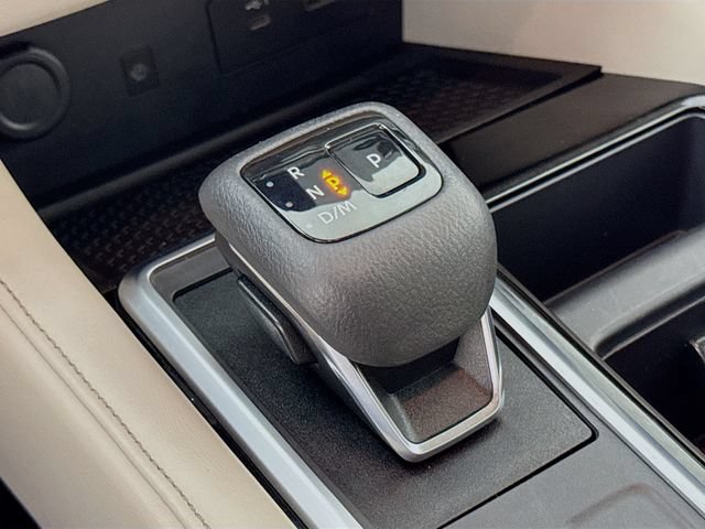 Used 2023 Nissan Pathfinder SL AWD/4WD image 29