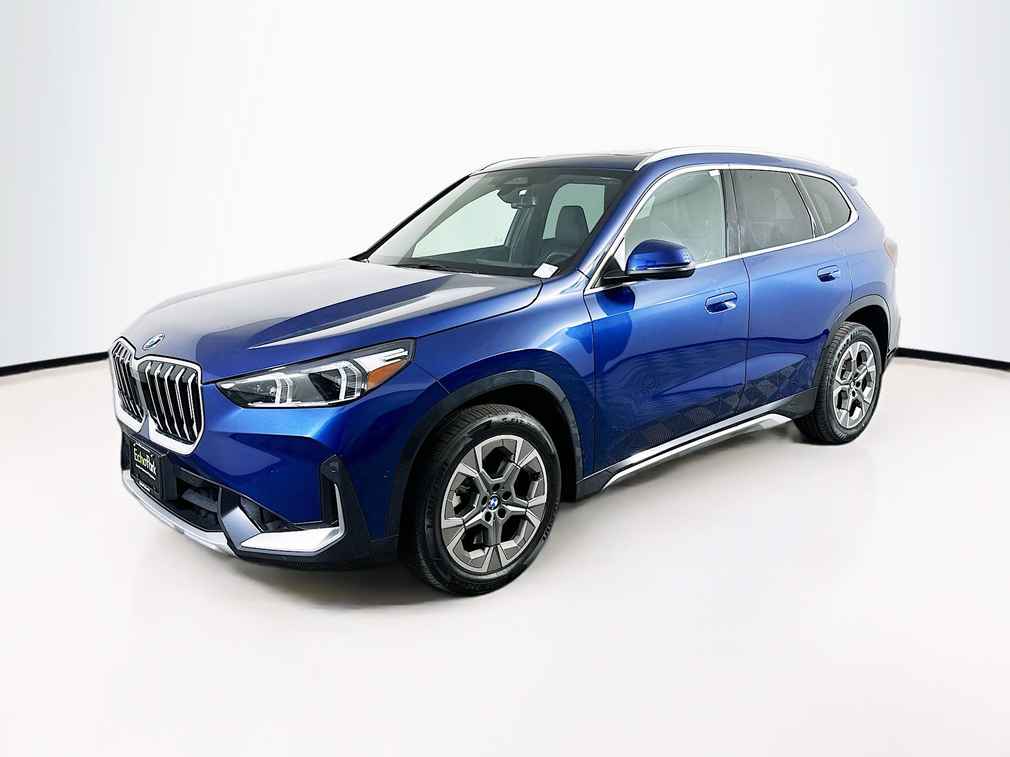 Used 2025 BMW X1 xDrive28i image 3