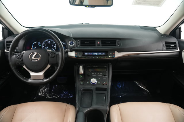 Used 2017 Lexus CT 200h w/ Seat Comfort Package FWD image 32