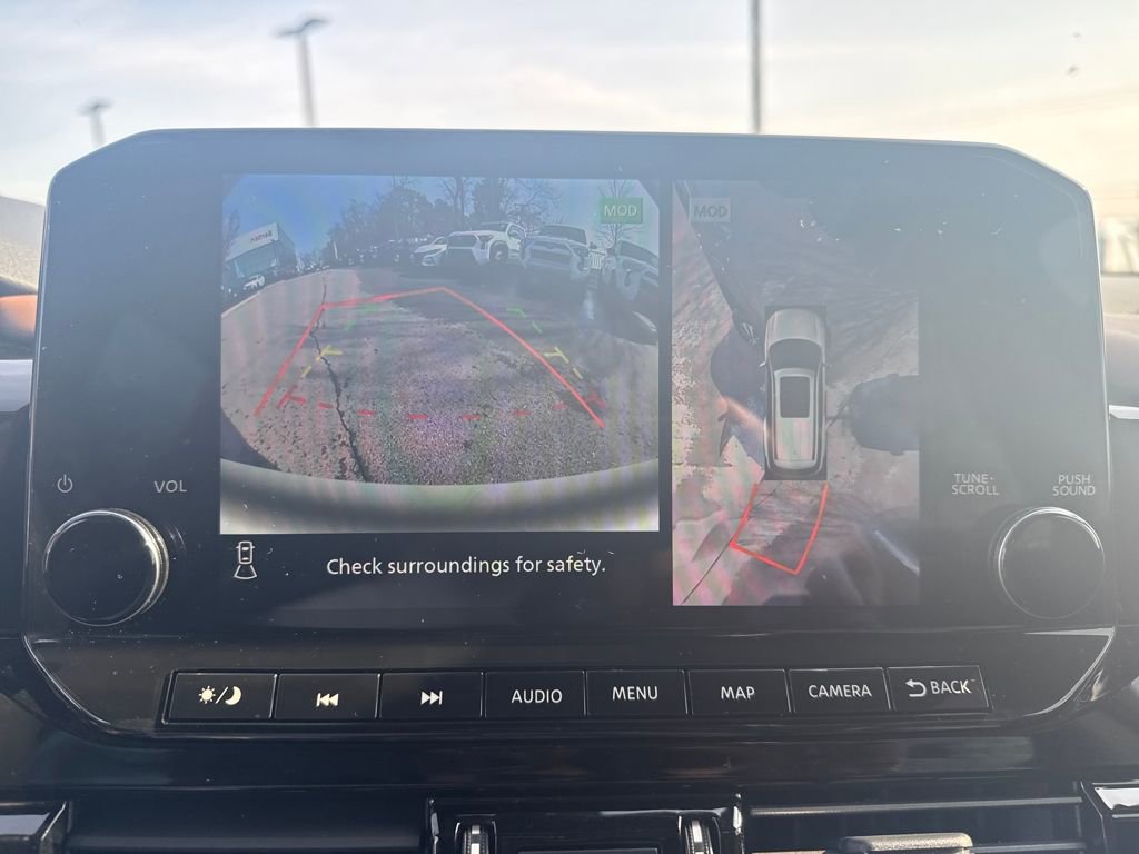 Certified 2025 Nissan Pathfinder Platinum w/ Black Appearance Package image 22