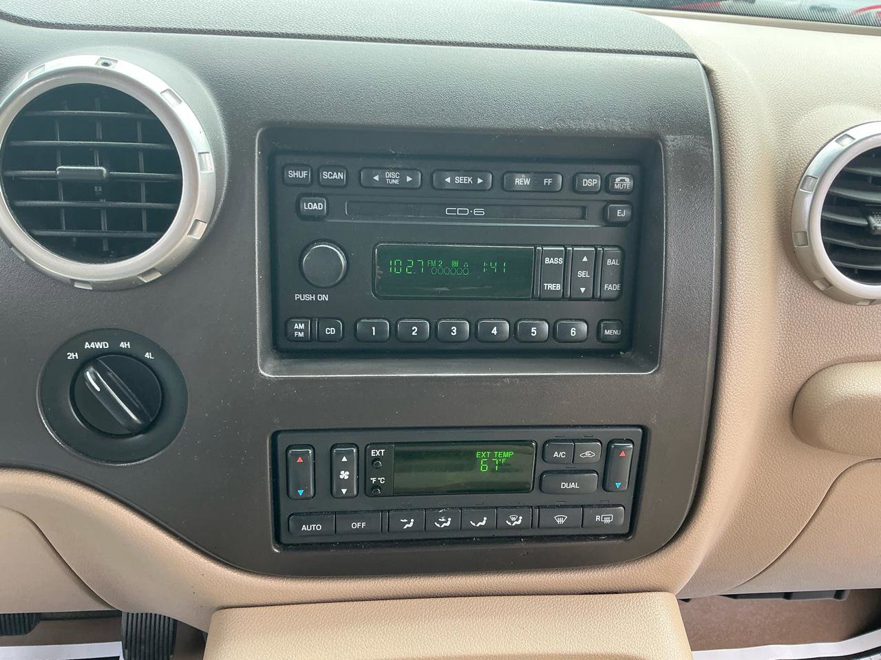 Used 2003 Ford Expedition Eddie Bauer image 17