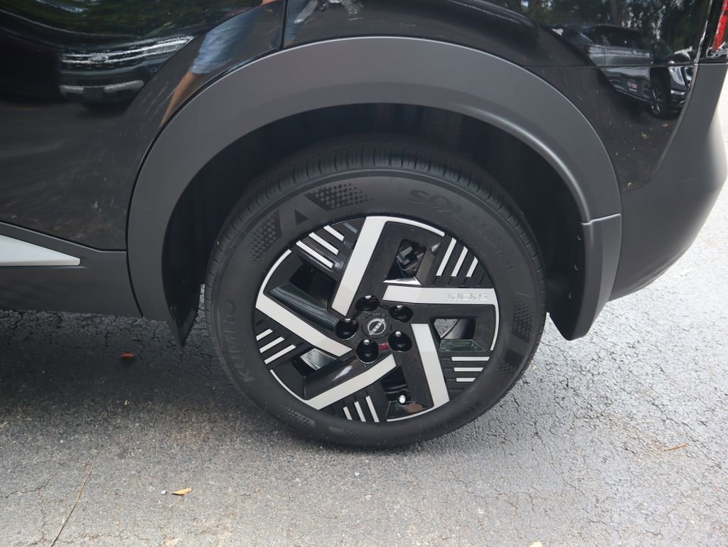 Used 2025 Nissan Kicks SV image 9