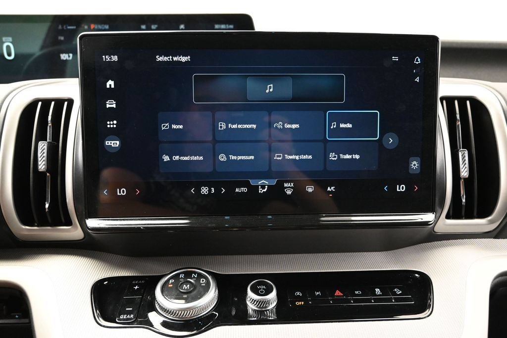 Used 2025 Ford Expedition Max Active AWD/4WD image 32