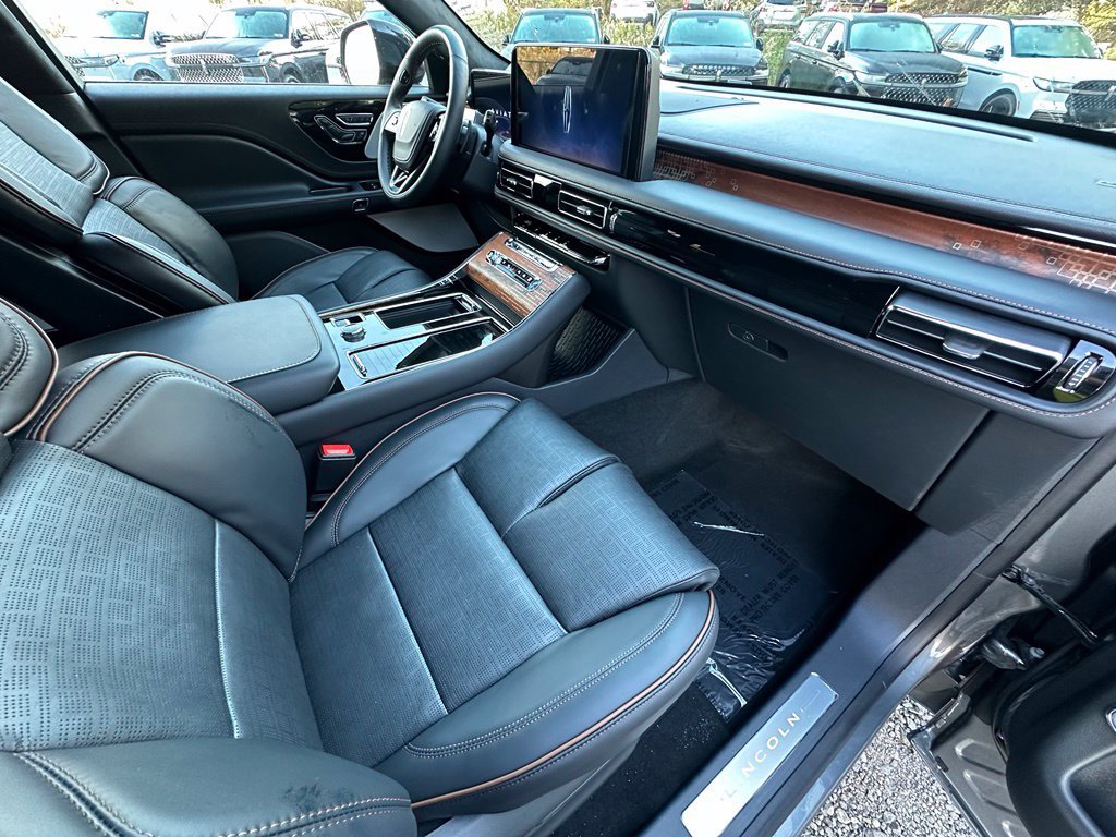 New 2027 Lincoln Aviator Black Label w/ Jet Appearance Package AWD/4WD image 23