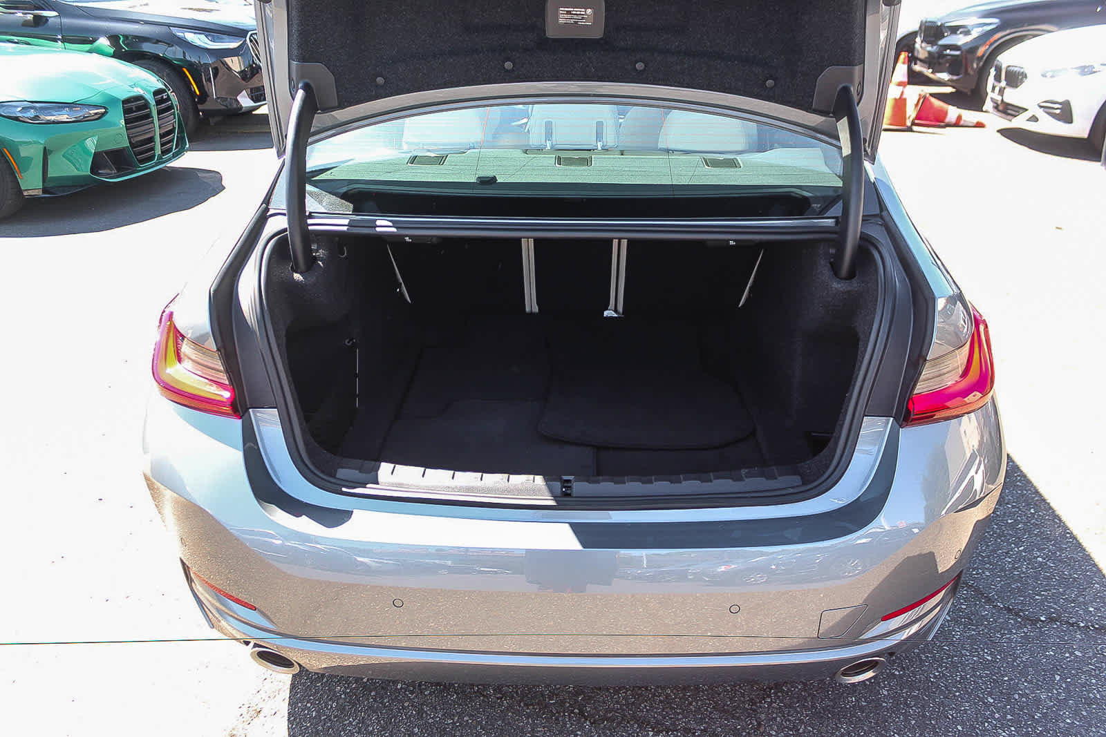 Used 2026 BMW 330i Sedan w/ Convenience Package RWD image 27