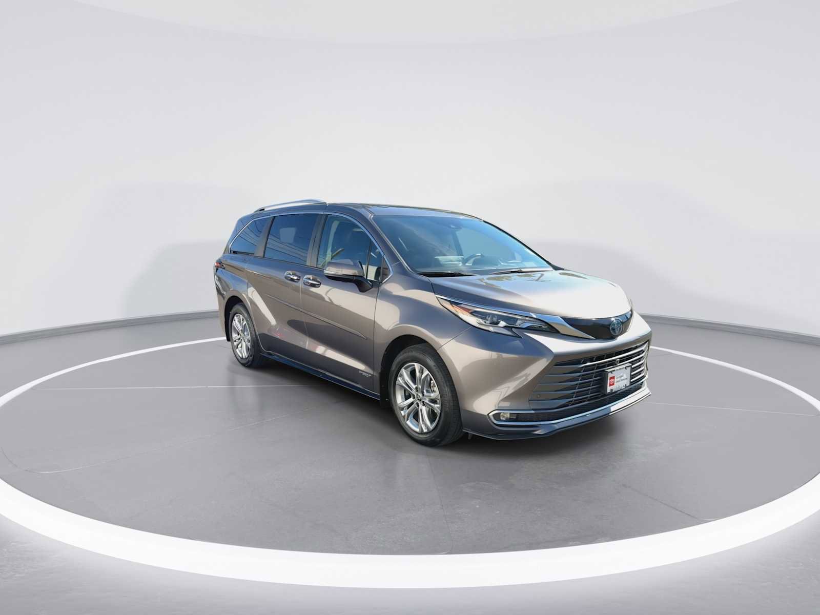 Certified 2021 Toyota Sienna Platinum AWD/4WD image 2