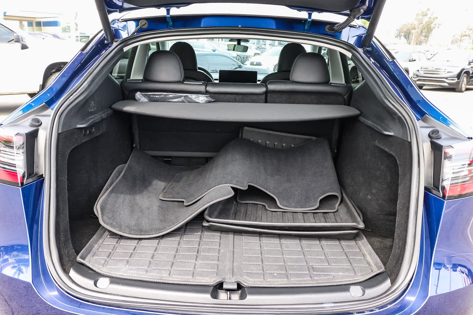 Used 2023 Tesla Model Y Long Range image 18