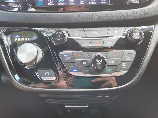 Used 2019 Chrysler Pacifica Touring Plus w/ S Appearance Package FWD image 18