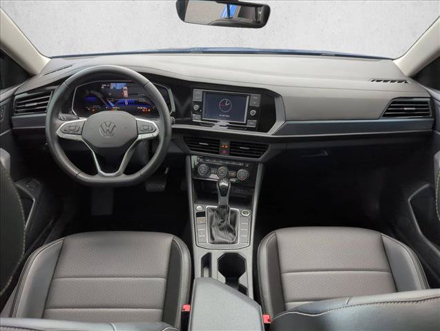Certified 2023 Volkswagen Jetta SE w/ Panoramic Sunroof Package FWD image 18