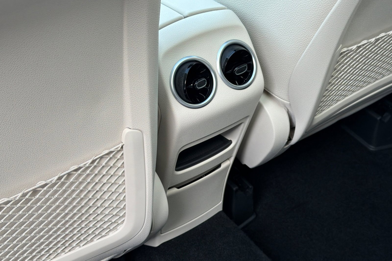 Certified 2025 Mercedes-Benz GLB 250 image 14