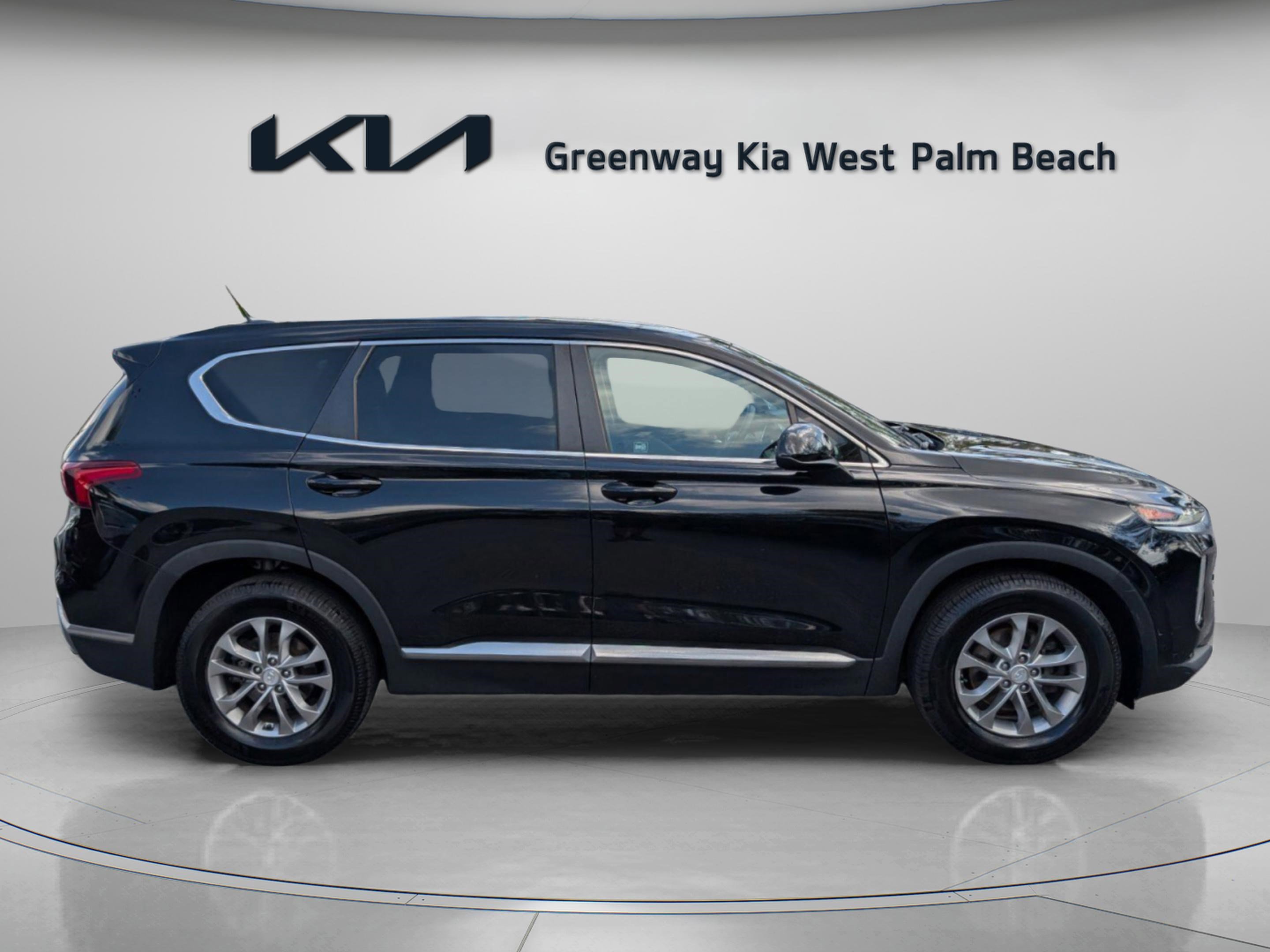 Used 2020 Hyundai Santa Fe SE image 8