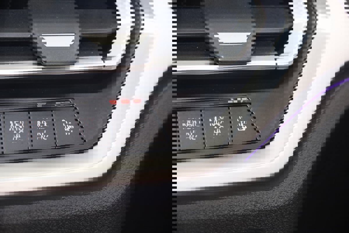 Used 2021 BMW 430i Convertible w/ Convenience Package image 40